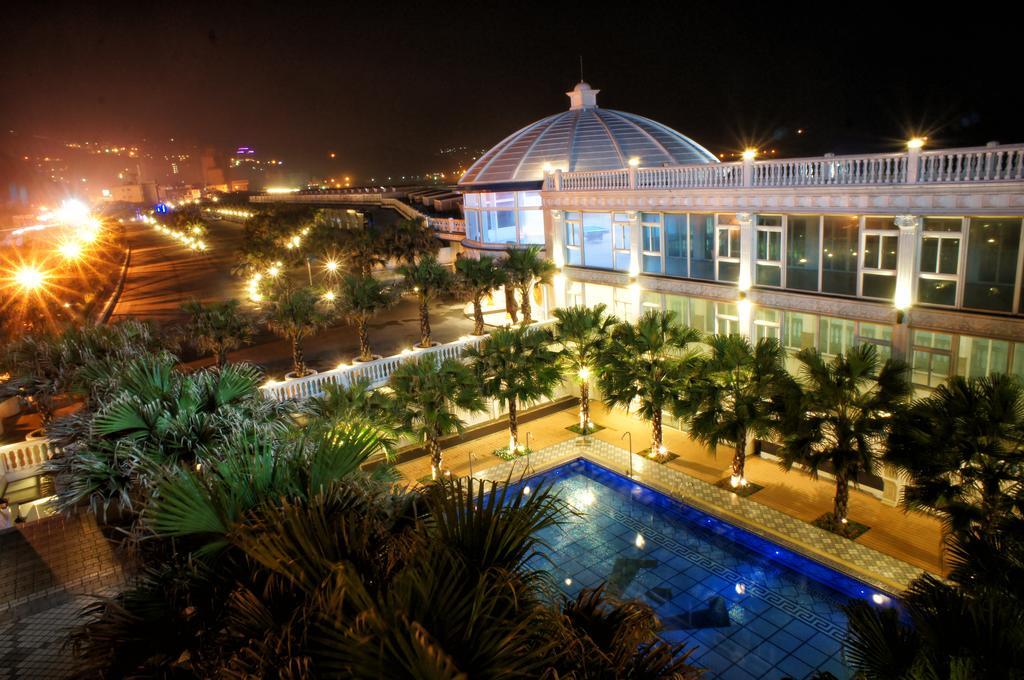 White House Hot Spring Beach Resort Wanli Exterior photo