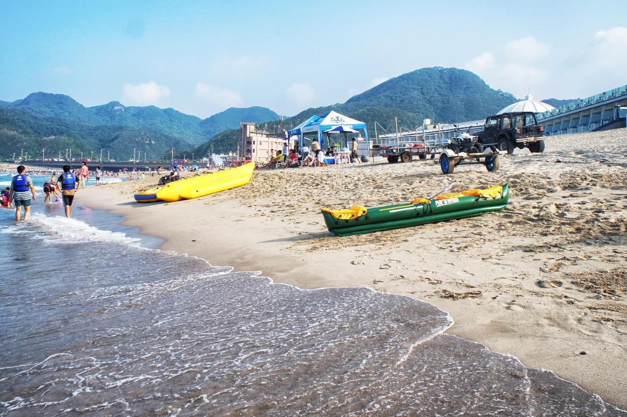 White House Hot Spring Beach Resort Wanli Exterior photo